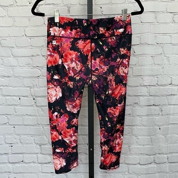 Define Mid-Rise Capri Impasto Floral Print - Picture 4 of 5